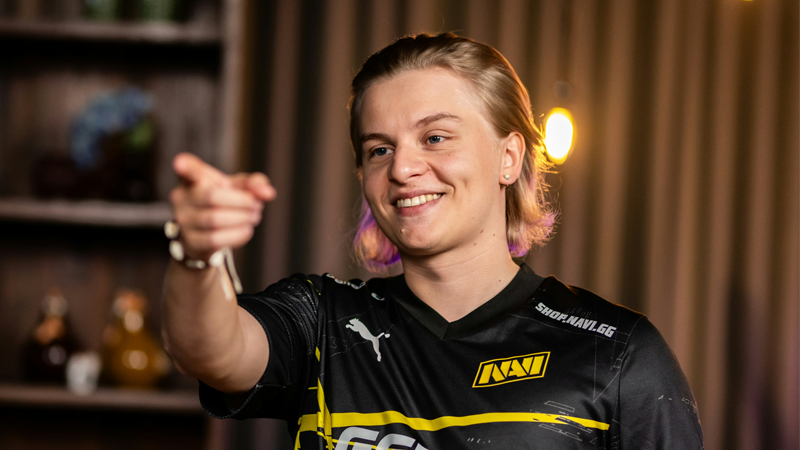 100 Thieves CEO花费$30,000进行箱子开启，获得$3,000刀具