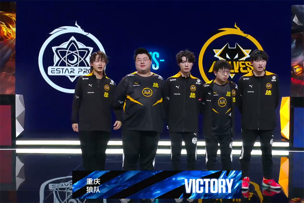 TES胜者群访 主教练：队伍BP不出问题，是能赢下所有队伍的